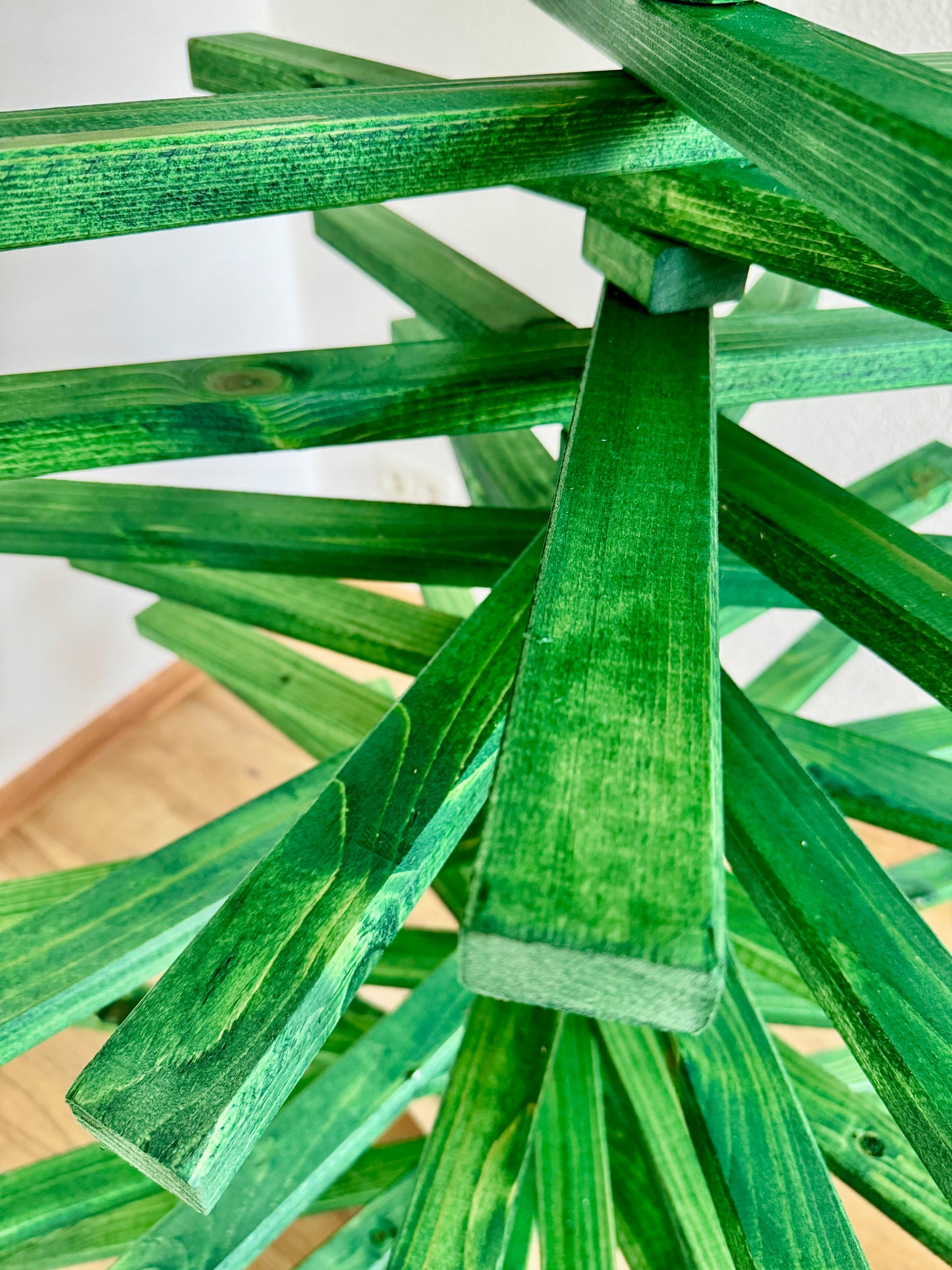 Jordi - Holz Modern - Nachhaltiger Weihnachtsbaum