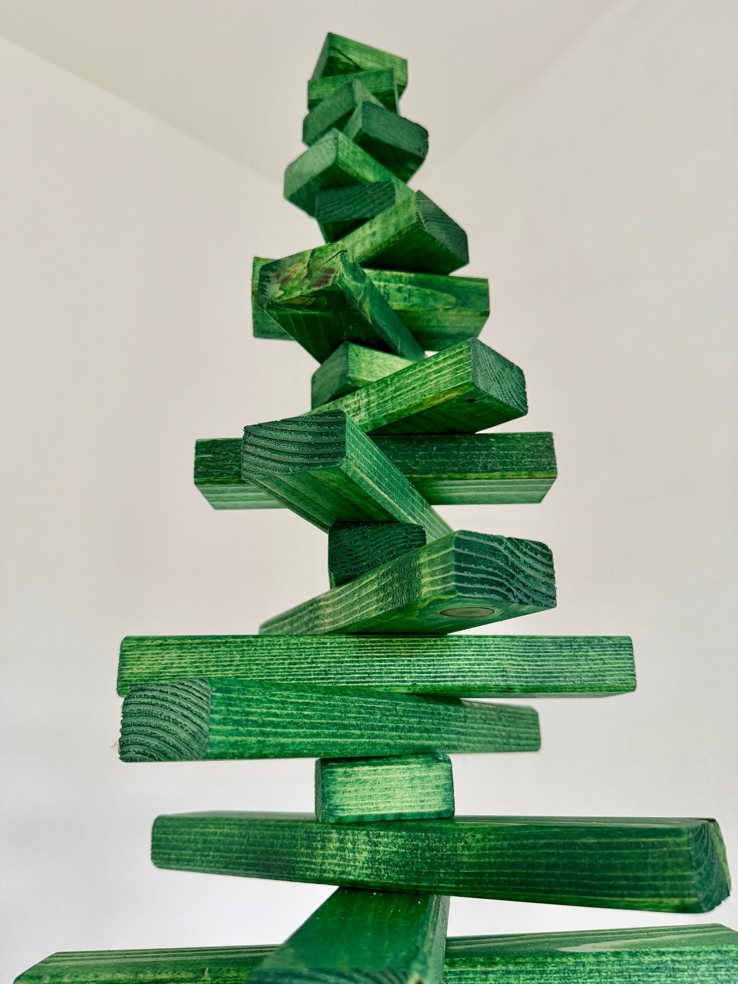 Jordi - Holz Modern - Nachhaltiger Weihnachtsbaum