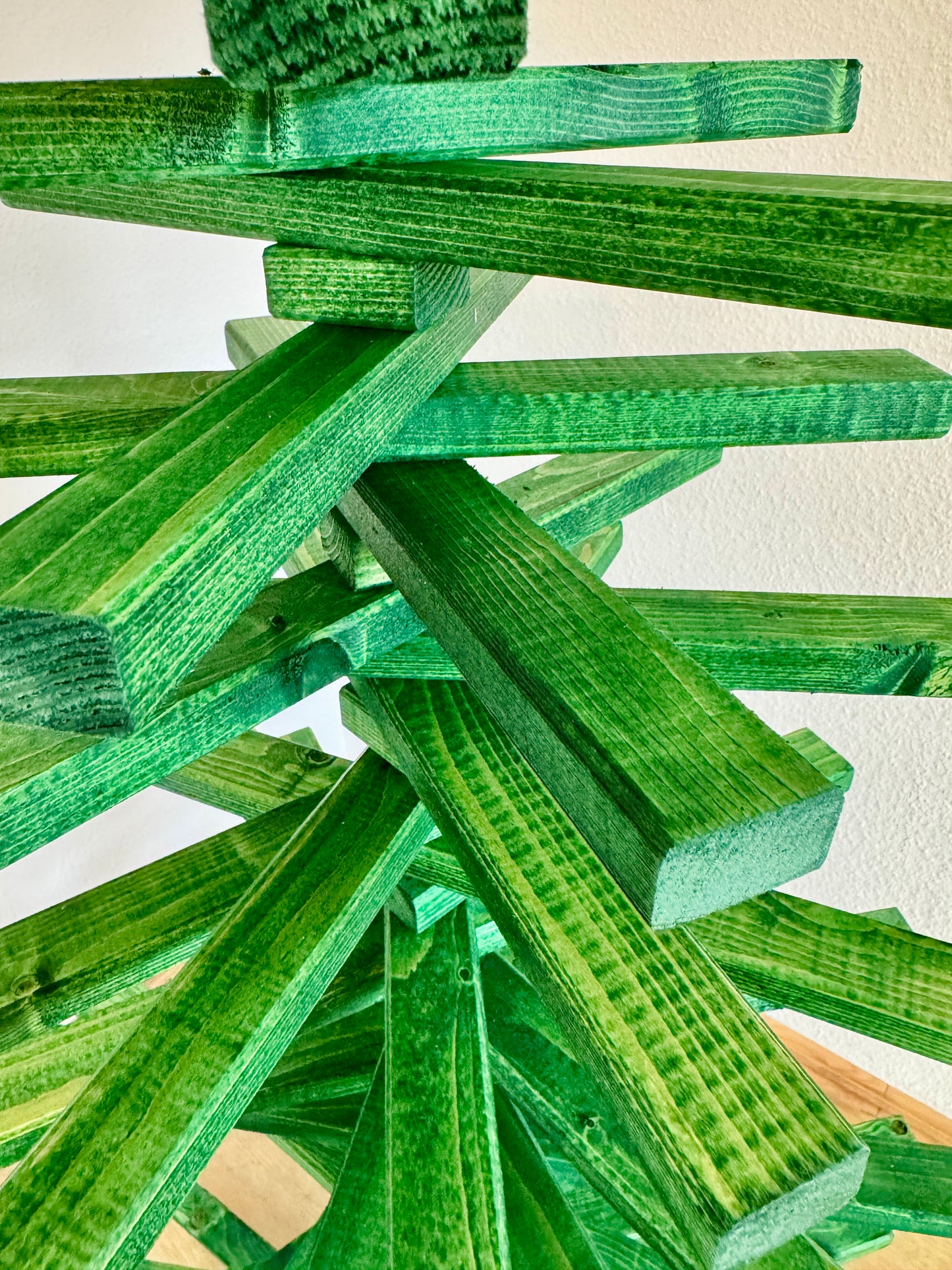 Jordi - Holz Modern - Nachhaltiger Weihnachtsbaum